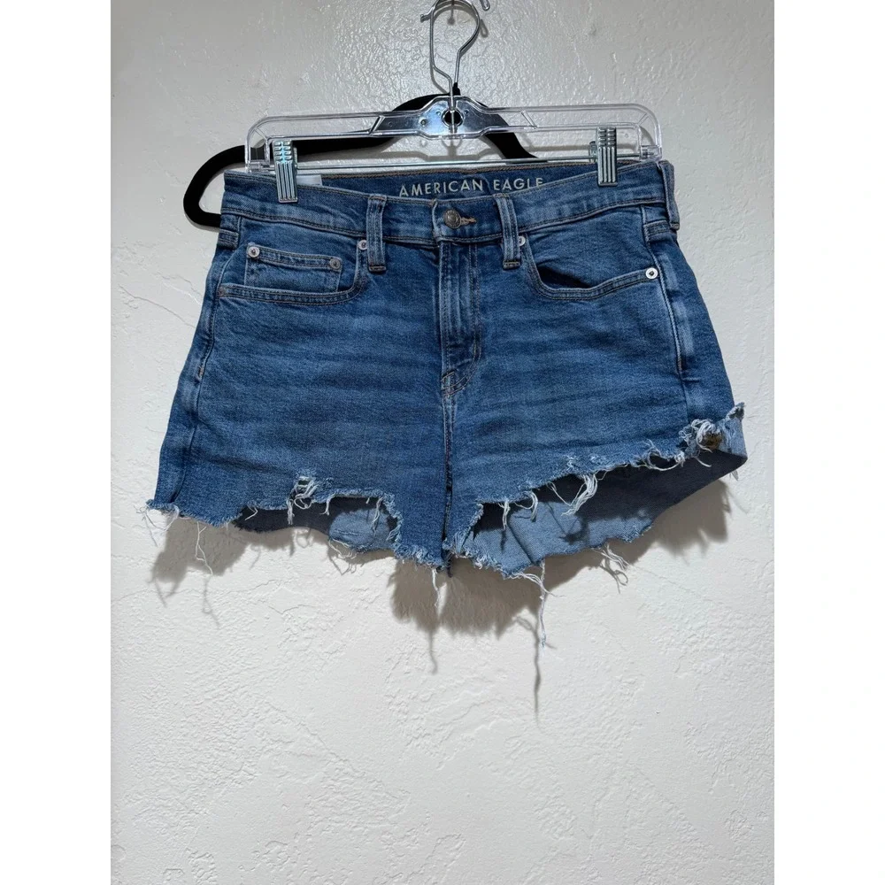 American Eagle Womens Blue Denim High Rise Frayed Raw Hem Shorts Size 4 Long